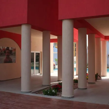 فندق Rose Garden 4*