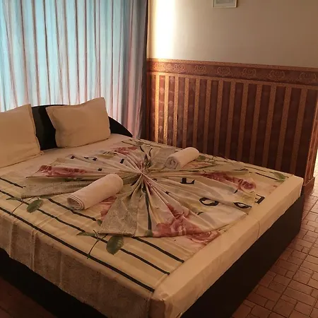 Rose Garden Хотел 4*