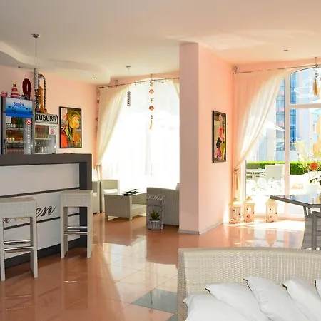 Rose Garden Хотел 4*