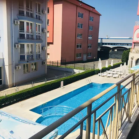Хотел Rose Garden 4*